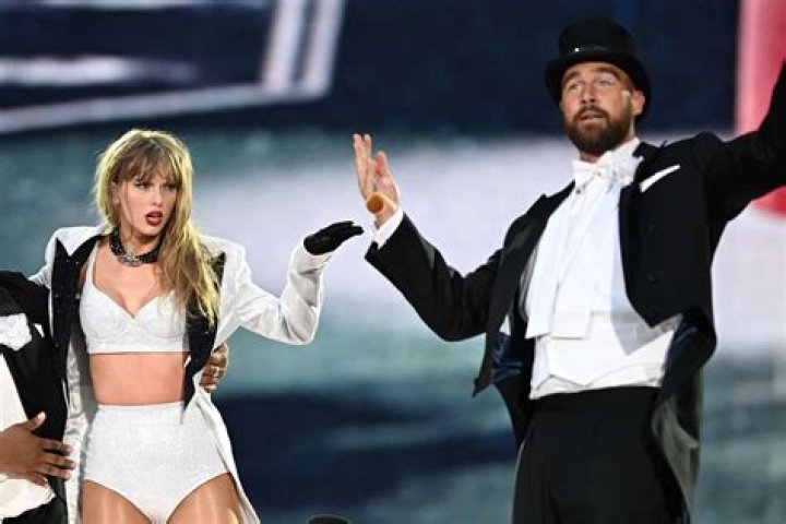Travis Kelce loved Taylor Swift fan's shirt about her ex at Eras Tour