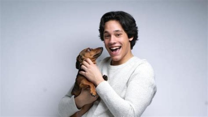 Troy Bond Height, Weight, Net Worth, Age, Birthday, Wikipedia, Who, Instagram, Biography