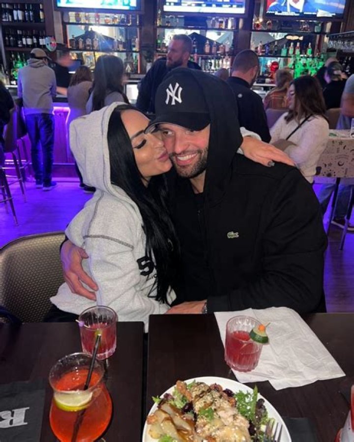Vinny Guadagnino Hints At Romance With Angelina Pivarnick