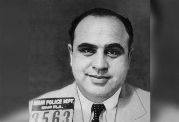 What age did Mae Capone die?