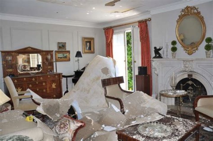 What happened in the mansion murders?