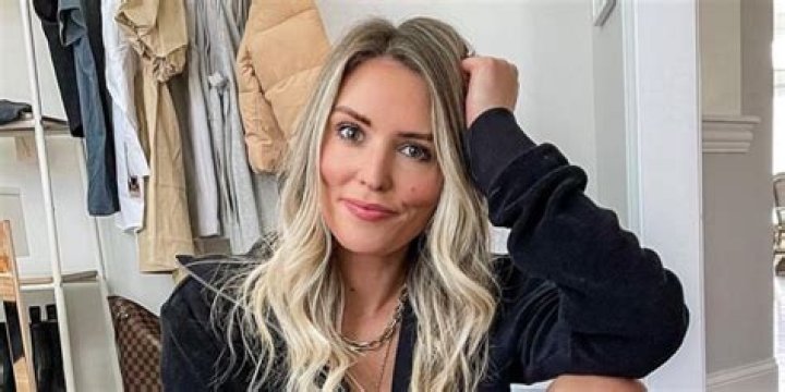 Whitney Buha raised some eyebrows with her Botox gone wrong video!