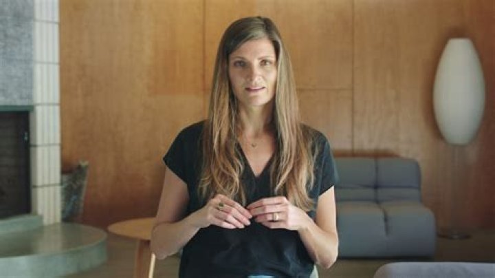 
Who Is Bonnie Crocker From Pure Food & Wine & Where Is Sarma’s Manager Today? 