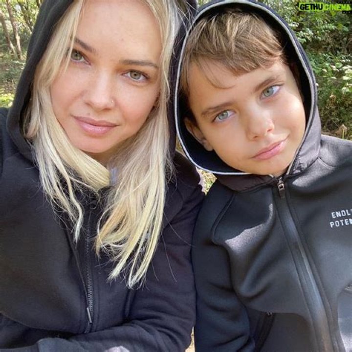 Xhemi Shehu - Age, Family, Bio